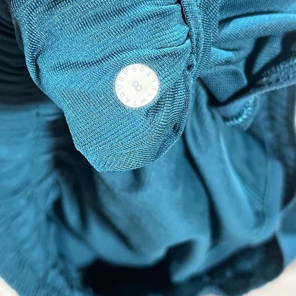 Lululemon Hotty Hot Short II 2.5" - Picture 3 of 7